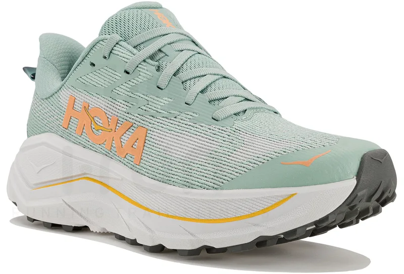 Hoka One One Challenger 8